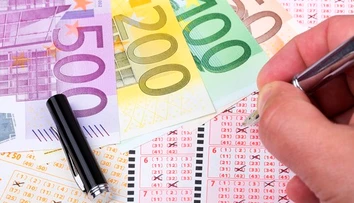 Stala sa milionárkou, no jej rodina nič netuší. Ľudia ju vyzývajú, aby mlčala ďalej