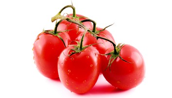 Úplne jednoduchý trik. Takto sa vám podarí udržať paradajky dlhšie čerstvé