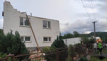 FOTO+VIDEO: Východným Slovenskom sa prehnalo tornádo. Starosta poškodenej obce hovorí o spúšti