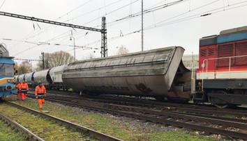 Po vykoľajení vlaku budú v úseku Palárikovo - Tvrdošovce jazdiť rýchlosťou 50 kilometrov za hodinu