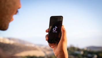 Mladý Slovák na TikToku vravel, že chce zabiť čo najviac detí. Na druhý deň mal doma policajtov