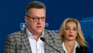 Odpočúvanie a vodičák na polícii. Šéf Fondu na podporu umenia priťahuje pozornosť