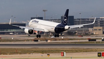 Ďalšie škrty letov pre drahé palivo. Obľúbená letecká spoločnosť ruší až 20-tisíc spojení