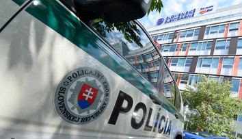 Sekretárka mala lustrovať policajtov, v skutočnosti vraj útvaru aj šéfovala