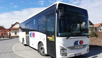 Veľká zmena pre cestujúcich na strednom Slovensku. Zrušenie zastávky na frekventovanej ceste pobúrilo ľudí