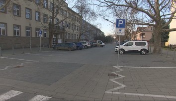 Spoplatnené parkovanie zavádza ďalšie slovenské mesto. Dôvodom je priveľa áut