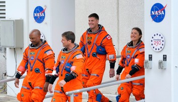 Dôležitá časť misie sa ešte len začína. Astronauti majú podrobný časový harmonogram (prehľad)