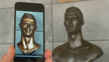 Bola na smiech, teraz ju nahradili. Pozrite si novú bustu Cristiana Ronalda
