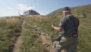 Dobrodružstvo 83-ročného turistu, aké sa len tak nevidí. Ladislav sa vybral na legendárnu Cestu hrdinov SNP