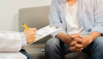 Muži tieto príznaky často ignorujú. Lekár varuje pred vážnymi problémami s prostatou