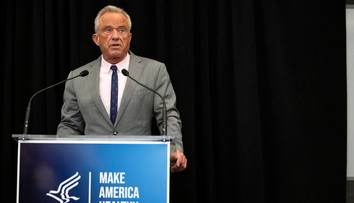 V USA napriek kritike ministra Kennedyho schválili prvú mRNA vakcínu proti chrípke