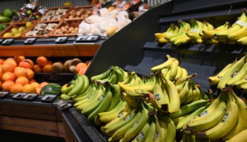 Tesco rozdávalo haldy ovocia zadarmo. Dôvod by ste určite neuhádli