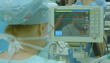 Lekári v šoku: Odporcovia vakcín by radšej zomreli, ako by prijali transfúziu od očkovaného