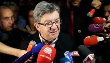 Mélenchon vyzval Francúzov na celonárodné protesty proti Macronovi