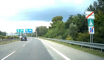 Zmätok na diaľnici. Objavili sa tabule, vďaka ktorým mohli vodiči jazdiť rýchlejšie, išlo o omyl