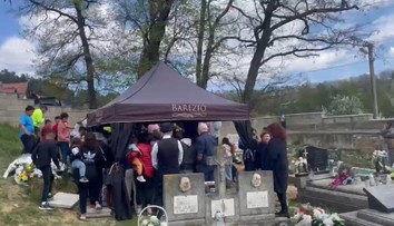 VIDEO: Na pohrebe v Bijacovciach otvorili rakvu. Rodina chcela mať istotu, že tam František naozaj je