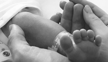 Bývalá Spajska opäť mamou. Synčekovým menom vzdala hold Georgeovi Michaelovi