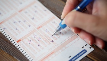 Priateľke dal tiket s 5-miliónovou výhrou v lotérii. Žena zmizla, zablokovala ho a o pár dní bola s iným mužom