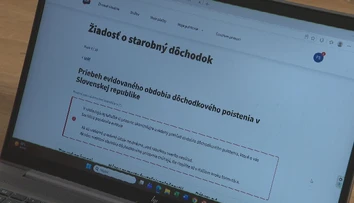 Dôchodok po novom vybavíte z domu. Online žiadosť môže seniorov poriadne potrápiť