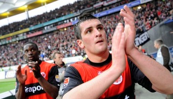 V Bundeslige sa uviedol hetrikom, potom nasledoval strmý pád. Niekdajší český klenot dostal alkohol na dno