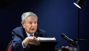 Ako malý sa za majetok hanbil, teraz je jeho správcom. George Soros odovzdal impérium svojmu synovi