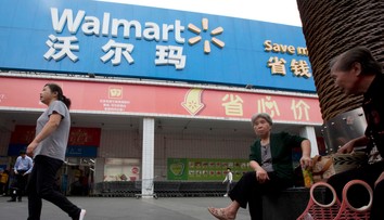 Muž zabil sekáčom v obchodnom dome Walmart dvoch ľudí a 9 ďalších zranil