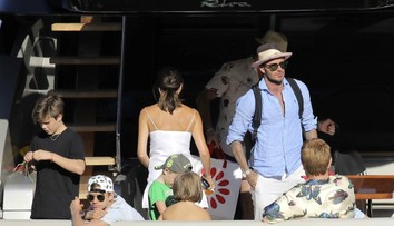 Beckhamovci na jachte v outfitoch za tísice eur! Z tých súm sa vám zatočí hlava