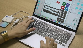 Pochybnosti o miliónových investíciách do elektronizácie. Mimovládka upozorňuje na netransparentné projekty