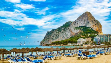 V Španielsku sa objavili nebezpečné baktérie. V obľúbenom turistickom rezorte museli uzavrieť dve pláže