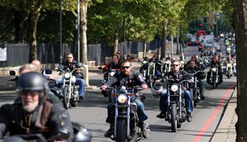 Člen Hells Angels vo Švédsku obvinený z kupliarstva. Počas troch rokov predal manželku 120 mužom