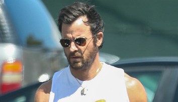 To je ale biceps. Jennifer Aniston má doma poriadny kus chlapa