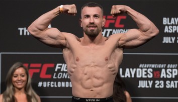 Slovenský bojovník podstúpil úspešnú operáciu. Čaká ho dlhšia pauza vyplnená rekonvalescenciou