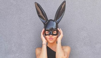Dara ako sexy zajačica. Jej dokonalé telo má však konkurenciu