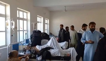 VIDEO: Krvavý masaker v Pakistane. Samovražedný atentátnik zabil najmenej 50 ľudí