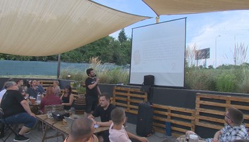 Do baru chodia už aj precvičovať mozgové bunky. V Nitre sú čoraz viac populárne vedomostné kvízy