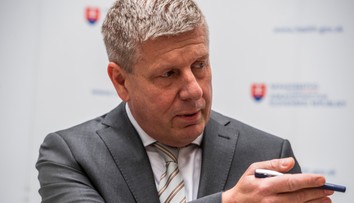 Lengvarský pred odchodom podpísal usmernenie na zmenu pohlavia. Matovič s Majerským zúria