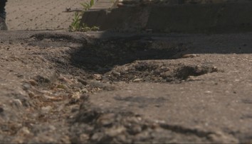 Slováci zaplatili 2,5 tisíca za asfalt. O pár mesiacov prišiel šok