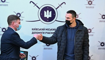 Jeden z najznámejších Ukrajincov vstúpil do domobrany Kyjeva