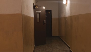 Nekonečný príbeh v slovenskej bytovke: Chceli vymeniť výťah, no skôr im vedľa postavili nákupné centrum