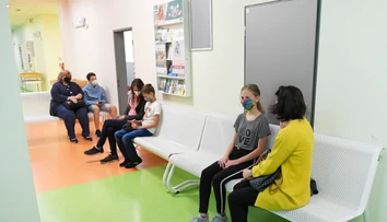 Európou sa rýchlo šíri vírusové ochorenie. Nakaziť sa môžete, aj keď chorý už nie je v miestnosti