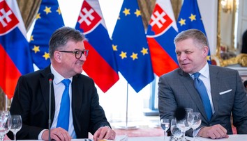 Miroslav Lajčák ostáva poradcom Roberta Fica. Premiér tvrdí, že neurobil nič, čo by ho nútilo ho odvolať