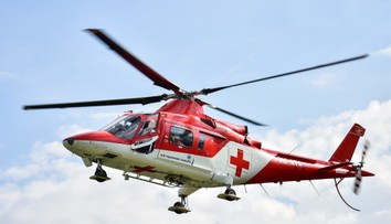 V Nitre sa počas jazdy začalo dusiť žuvačkou len ročné dievčatko. Na pomoc prileteli záchranári