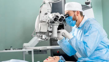 Zbaví vás laser okuliarov navždy? Primár vysvetľuje, kedy sa môžu dioptrie opäť objaviť