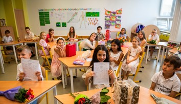 Vysvedčenia sú odovzdané, začínajú sa prázdniny. Školy a žiaci majú za sebou špecifický školský rok