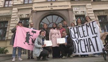Nechcú novú spaľovňu. Obyvatelia a iniciatívy zbierajú podpisy proti jej výstavbe v Slovnafte