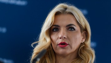 Luxusná limuzína nebude. Šimkovičová vyzýva Šutaja Eštoka, aby ministerstvu zabezpečil vozidlo