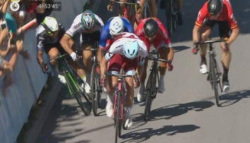 Najviac pokút na Tour mal Francúz Bouhanni, na rozdiel od Sagana preteky dokončil