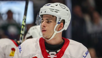 Do zámoria šiel spolu so Slafkovským ako veľká nádej. Sen Slováka o NHL sa však rozpadá