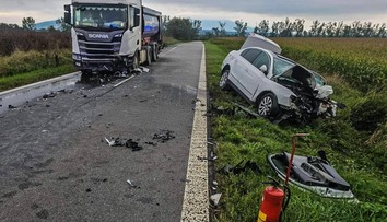 FOTO: Tragická nehoda na východe Slovenska. Žena (†43) neprežila zrážku s nákladiakom