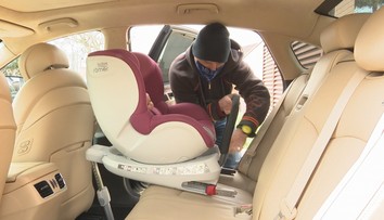 Autosedačka môže zachrániť život dieťaťa pri nehode. Poradíme vám, ako ju správne umiestniť